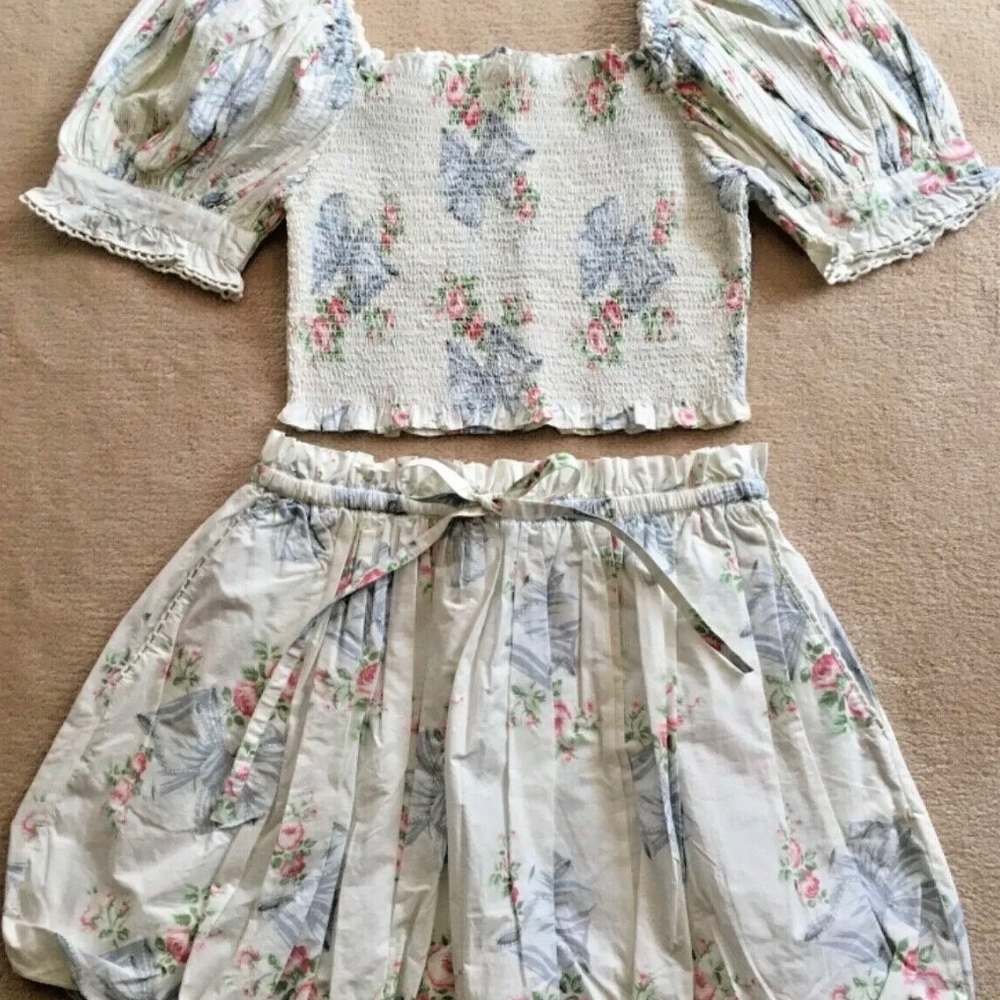 GORGEOUS LOVESHACKFANCY SET SIZE MEDIUM SOLD OUT. NEVER WORN.